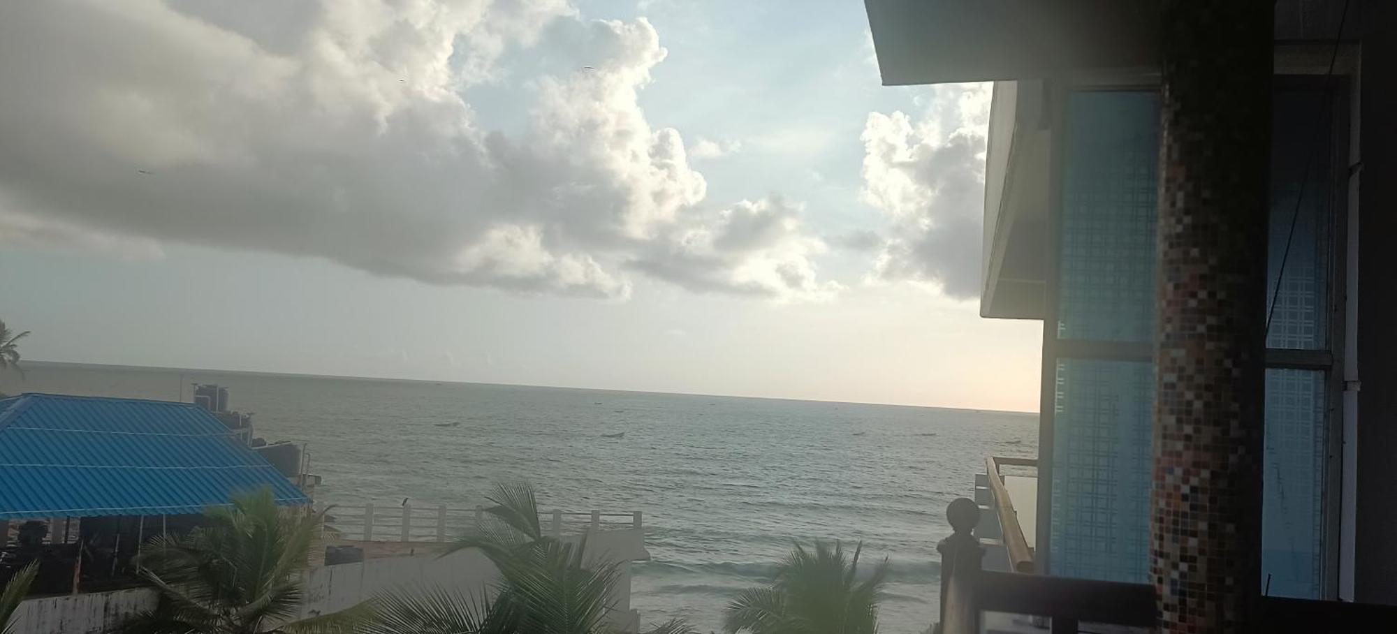 Tippys Beach Resort Kovalam Buitenkant foto